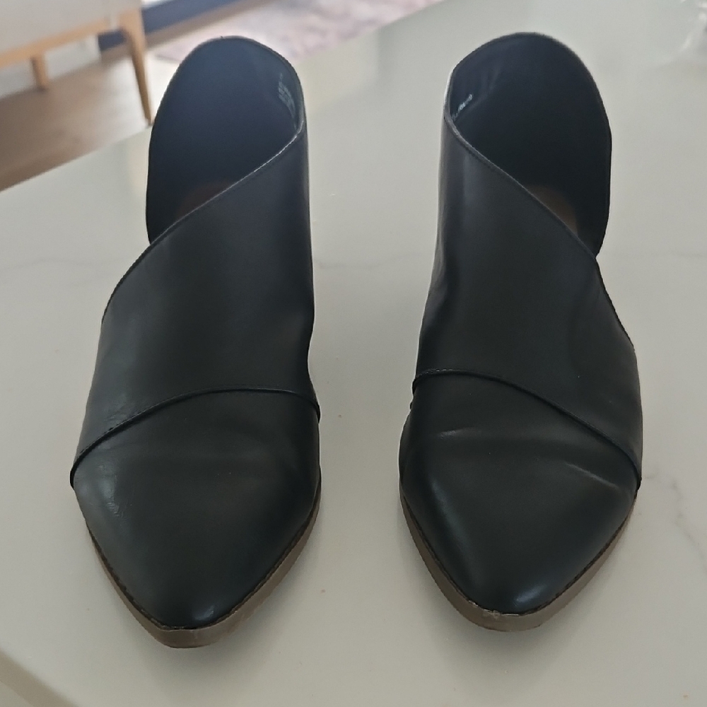 Women’s Black Pointed Slip-On Shoes
